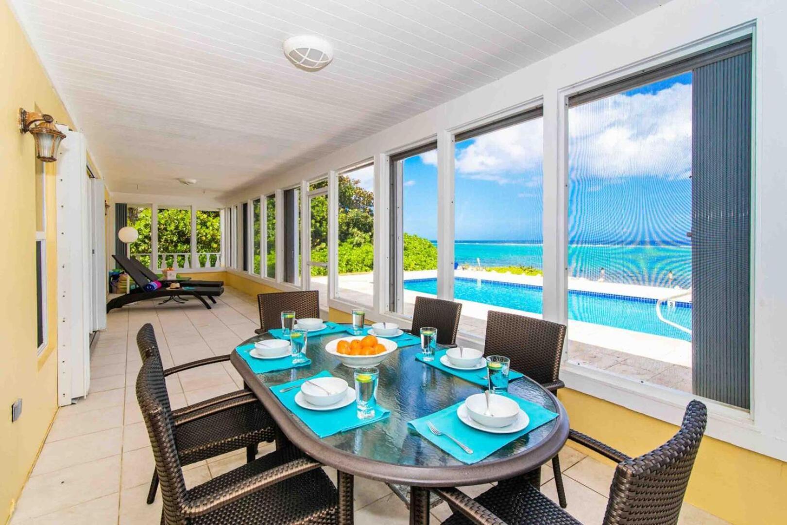 Thatch Hill - Renovated Beach House With Pool, Short Walk To The Rum Point Club Driftwood Village 외부 사진